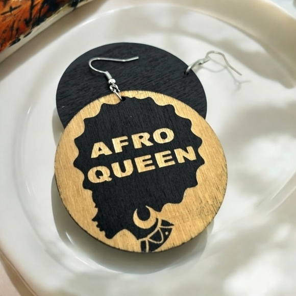 ✨️2 for $15✨️ NEW Afro Queen Drop Hook Wooden Fashion Earrings - Picture 2 of 3